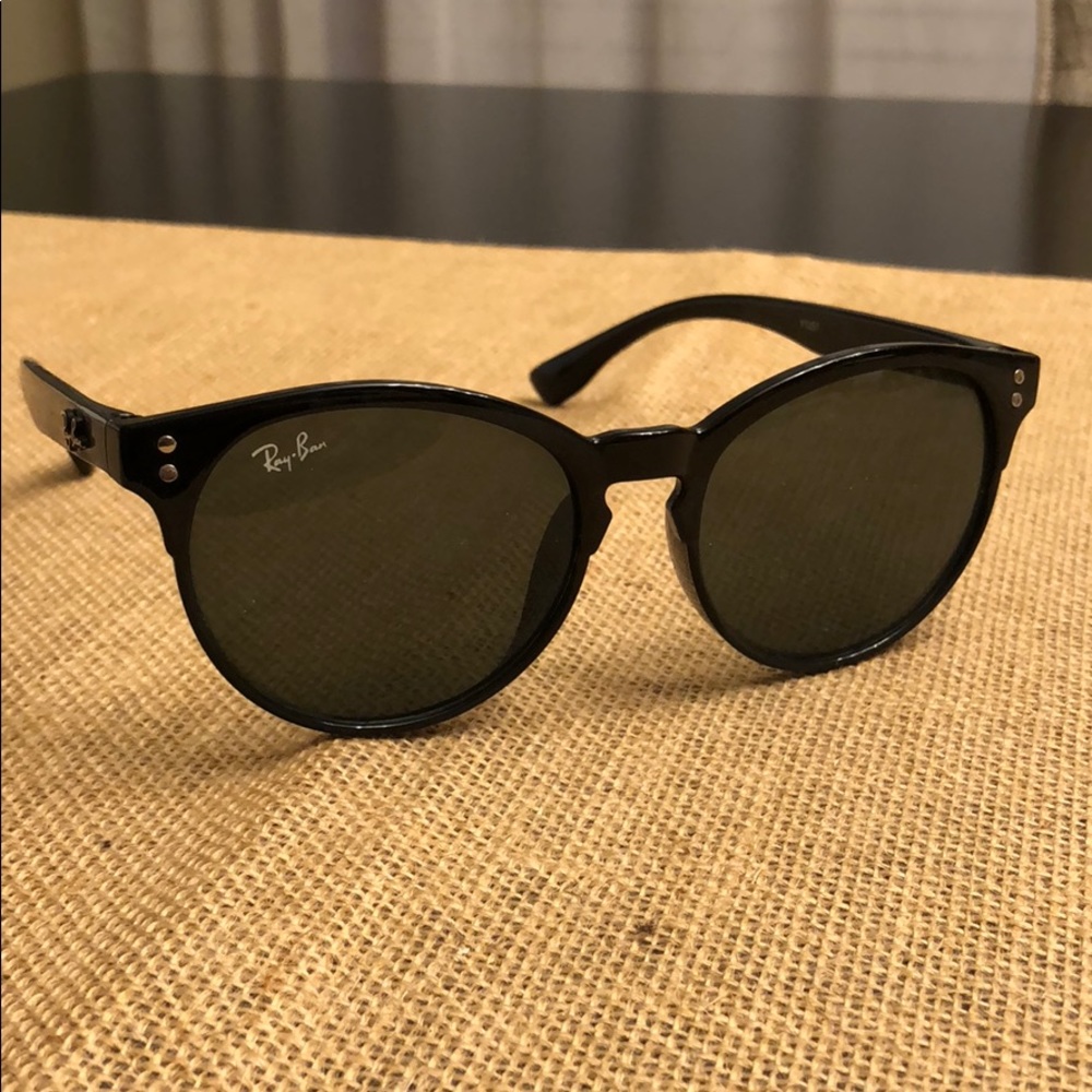 Black Ray bans